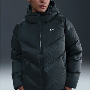 Nike Women’s Hooded Down Puffer Jacket – NWT